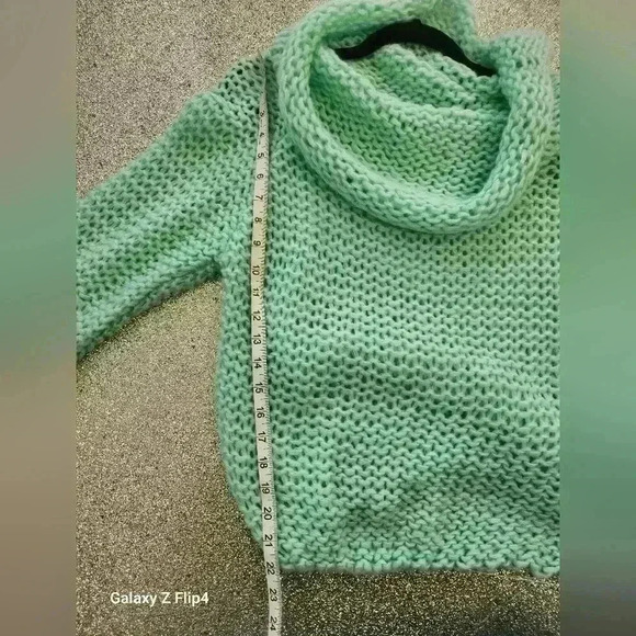 WOMEN'S COWL WOLL  SWEATER - Picture 3 of 5